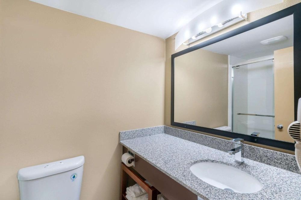 Super 8 by Wyndham Raleigh North East